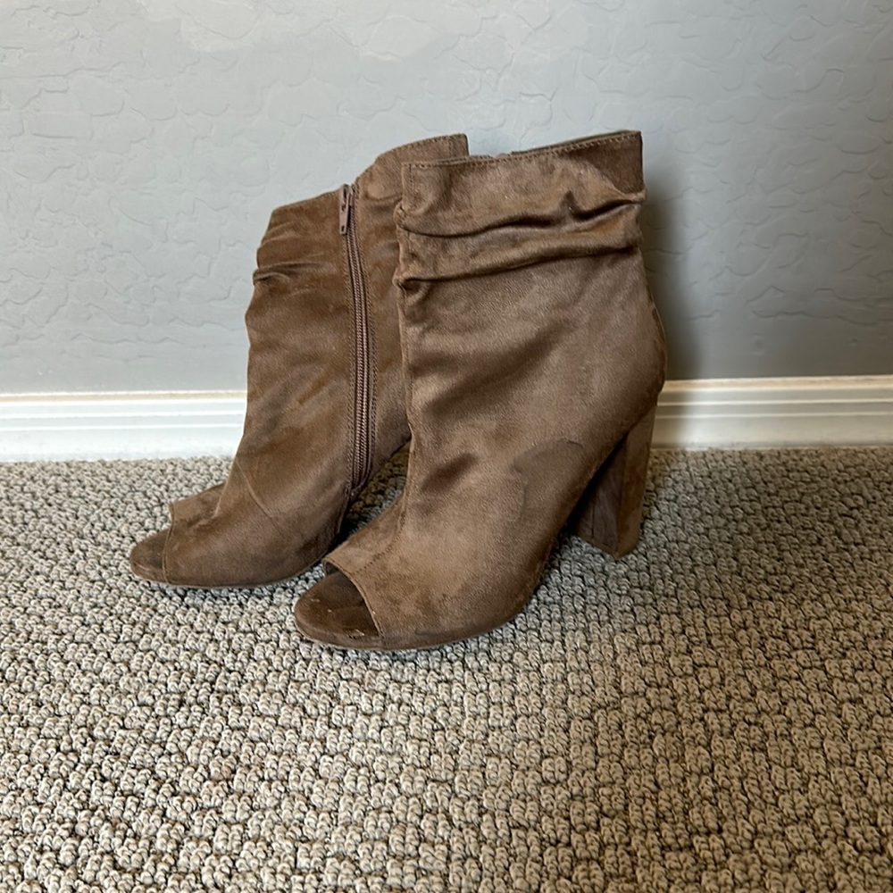 Open toe heeled boot - Picture 3 of 8